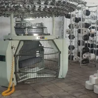 کار در کارخانه تولیدی پارچه
