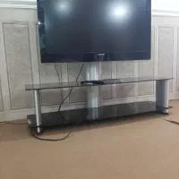 تلوزیون با میز