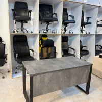 میز مدیریت پایه فلزی