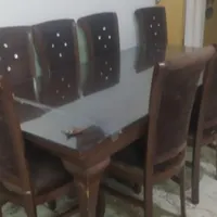 دوعدد میز غذا خوری 8نفره و 4نفره