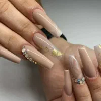 کاشت و ژلیش ناخن