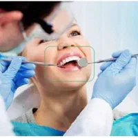 دستیار کنار دندانپزشک