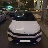 KMC J7 مدل ۱۴۰۴، سفید سقف مشکی، کاور شده