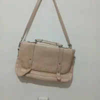 کیف|کیف، کفش، کمربند|دماوند, گیلاوند|دیوار