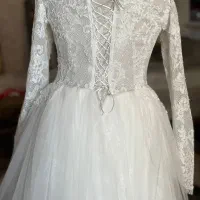 لباس عروس اروپایی|لباس|کاشان, گبرها|دیوار