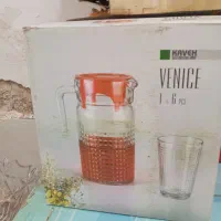 تعدادی ظروف پذیرای نونو