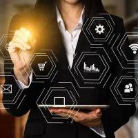 خانم بازاریاب