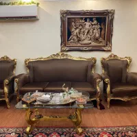 مبل پنج نفره کلاسیک چوب راش ورق طلا  بسیار زیبا
