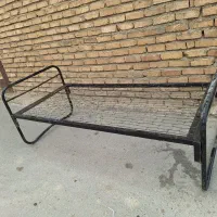 تخت خواب فلزی فنری در حد کاملا سالم کمیاب