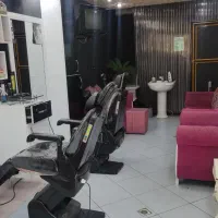 نیاز مند یه همکار آقا با مشتری و یه شاگرد