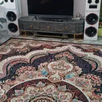 یک جفت باند Best و یک عدد ساعت ایستاده|سیستم صوتی خانگی|پرند, فاز ۶|دیوار