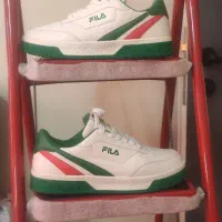 کتونی فیلا اصل سایز ۴۳ پشت ویترینی