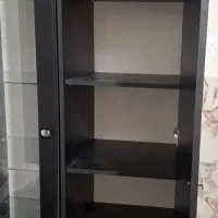 کمد جوان و نوجوان قفسه دار