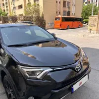تویوتا رافور مشکی ۲۰۱۷