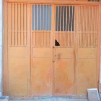 در مغازه وانبار