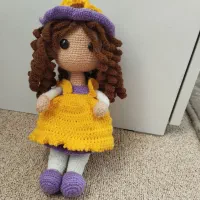 عروسک|اسباب‌بازی بچه|قم, باغ کرباسی|دیوار