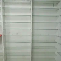 قفسه داخل شیشه