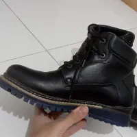 پوتین نو|کیف، کفش، کمربند|رشت, نامجو|دیوار