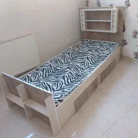 تخت وکمدلباس