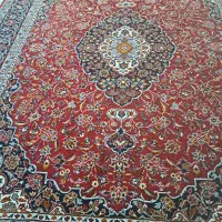 دو عدد فرش وچهار عدد صندلی ناهار خوری