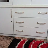 کمد لباس ودارای ۳تا کشو فقط یک قسمش اینه شکسته|جاکفشی، کمد، دراور|میبد, |دیوار