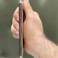ایفون xs max بسیار تمیز و کاملا سالم