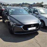 مزدا ۳ مدل ۲۰۲۵ در تونع رنگی داخل قرمز و مشکی