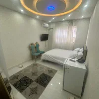 به یک خانم  جهت کار در خانه  داری هتل ناصر