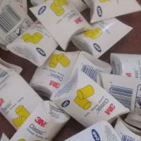 دستکش کار، ماسک، گوشی صداگیر