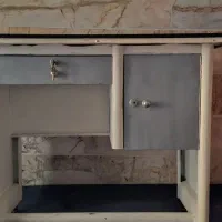 میز فلزی