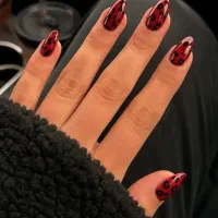 نیازمند مدل کاشت ناخن ژلیش و...