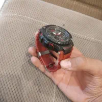 ساعت اسپرت قرمز مشکی کاملا نو