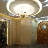 136 متر اعیانی ارتفاع سقف 4 متری با حیاط اختصاصی