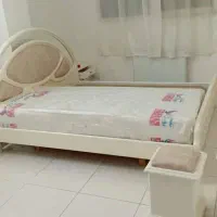 سرویس خواب چوب گردو و راش تازه رنگ وکار شده|تخت و سرویس خواب|اصفهان, سپاهان‌شهر|دیوار