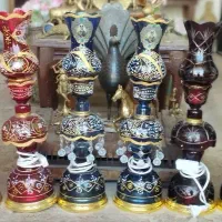تعدادی چراغ لاله سنتی