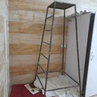 چهار پایه اهنی