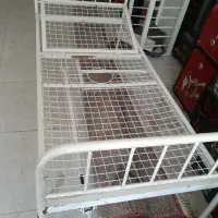 تخت بیمارستانی