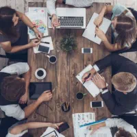 فروشنده و کارشناس فروش