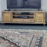 میز تلویزیون تمیز و زیبا
