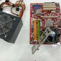 مادر برد دارای cpu و رم دو گیگابایتی با پاور و dvd