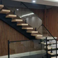 اجرای انواع نرده شیشه ای ، نرده چوبی ، نرده استیل