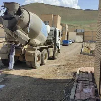 بتن ریزی باماله پروانه و دوربین لیزری|خدمات پیشه و مهارت|تبریز, |دیوار