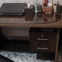 میز تحریر با صندلی اداری گردان