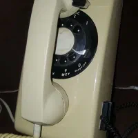 تلفن دیواری قدیمی
