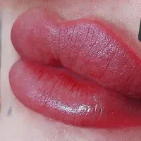 خط چشم زیبا و شید لب