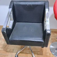 صندلی کوتاهی (تعداد محدود)