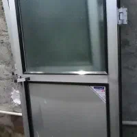 درب المینیومی تمیز بدون چارچوب