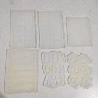 تعدادی قالب سیلیکونی رزین