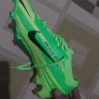 کفش فوتبال و فوتسال|کیف، کفش، کمربند|اقبالیه, |دیوار