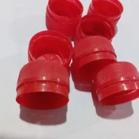 تعدادی در ب بطری  نو  ۲۸ میلیمتر فابل پلمپ  شدن|ظروف نگهدارنده، پلاستیکی، یک‌بارمصرف|میانه, |دیوار